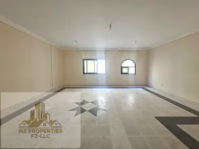 عرض رائع! شقة بثلاث غرف نوم متصلة! غرفة نوم رئيسية! موقع مثالي! في 54999