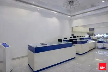 Prime location | Vacant | Near metro | Hot deal