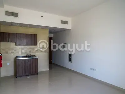 استوديو للبيع في برج إسمارت تاور