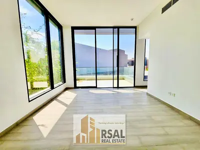 Luxurious 5BR / Distress Price Ever / Discount Available one Payment