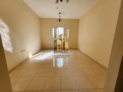 Lavish apartment separate living area close to muwaileh park free cover parking