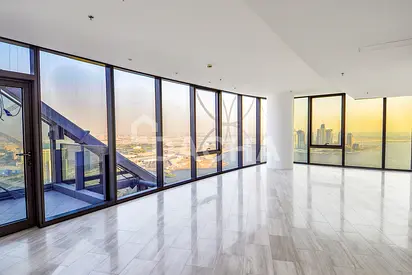 Spacious 4 BR + M | High floor | Creek View