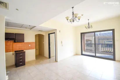 Vacant | Close To Mall | Family community