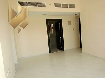 عرض قوي: مساحة كبيرة وباركينج مجاني
