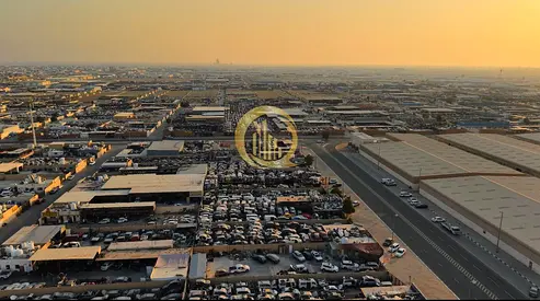 للبيع قطعة ارض في مدينة الامارات الصناعية الصجعه الصناعيه موقع ممتاز جدا في قلب السكراب مساحه 17070 قدم