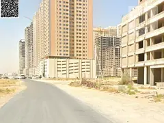 Residential/commercial land in a prime location, large area