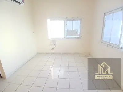 Ready to move apartment available prime location near bus station