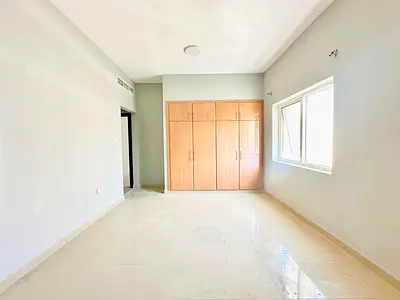 Parking free very big apartment 2bhk ready to move with wardrobe close hall