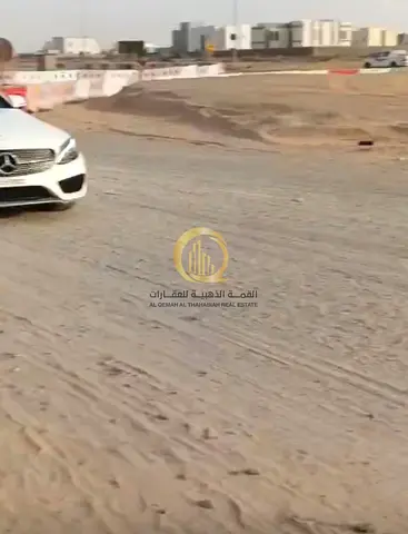 للبيع أرض سكنية مميزه اقل سعر في السوق في البليدة 2 – الشارقة، مباشر على شارع 97، موقع مميز ومناسب للبناء السكني.