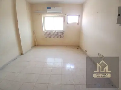 WOW \\ LAVISH \\ HOT OFFER \\1 BHK LUXRY APPARTMENT \\ FAMILY BUILDING \\ FREE OPEN PARKING