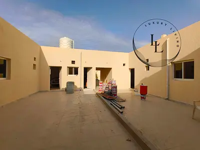 Brand new villa in 100 k with 6 beds and 5 washrooms, nice and quiet location. Two kitchens.