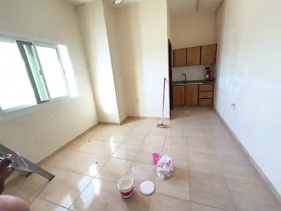 Spacious Studio with separate kitchen for family in muwaileh near to park