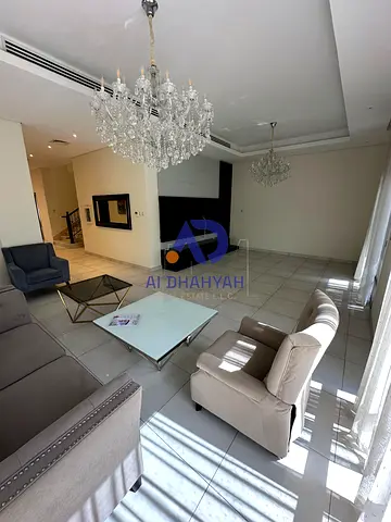 للبيع فيلا فاخرة في منطقة البطائح ✨



📍 الموقع: البطائح – موقع هادئ ومثالي للسكن العائلي

🏡