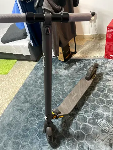 Segway Ninebot ES2 Folding Electric Kick Scooter, 25k/h Max Speed, Build-In Front LED lights.