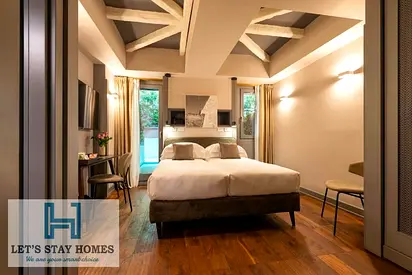 Luxury Redefined | Near Metro Station | Pool | Fully Equipped Gym | Housekeeping | Free Parking | 24/7 Concierge I Free Cleaning