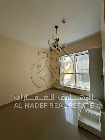 النسخة العربية: سكن عصري في قلب منطقة المجاز 2 تعلن شركة الهادف للعقارات عن توفر وحدة سكنية مميزة للعائلات التي تبحث عن الاستقرار في واحد من أكثر الم