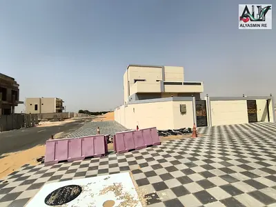 فيلا مميزة حيث تبدأ حياة الأحلام! تصميم عصري، مساحات واسعة، وموقع استراتيجي يلبي جميع احتياجاتك. اجعل رفاهيتك أولوية اليوم