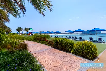 Shop For Sale In Marjan Island - Close To Wynn Resort - Beach View