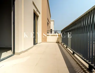 Prime Sea-Facing Apartment | Vacant & Resale Ready