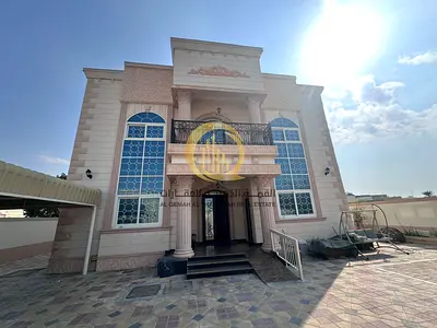 للبيع فيلا سكنية بموقع ممتاز مقابل المسجد علي شارع قار بمنطقة النخيلات ضاحية الحيرة إمارة الشارقة مساحة : 7000 قدم مربع