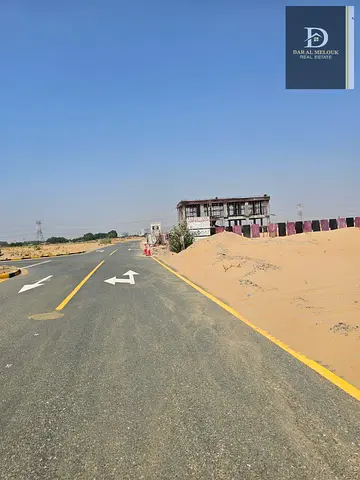 للبيع في الشارقة   منطقة بساتين الزبير   أرض سكنية موقع مميز   قريبة من جميع الخدمات   تملك حر لجميع الجنسيات العربية   تصريح فيلا أرضى وطابقين