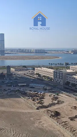 3 BR Apartment in Al Majaz 3 with Stunning Views