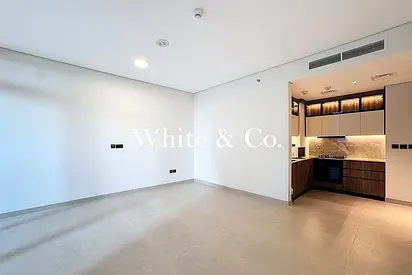 LUXURY | PRIME LOCATION | 6 MONTH AVAILABLE
