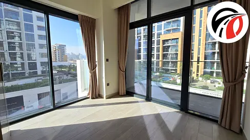 Corner apartment spacious 2bedroom / nice view / chiller free/ hot offer