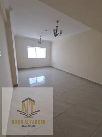 شقة للإيجار السنوي – المجاز 2  فرصة مميزة للسكن في منطقة المجاز 2، بموقع حيوي قريب من جميع الخدمات والمرافق.  تفاصيل الشقة: • غرفتان نوم • صالة • عدد