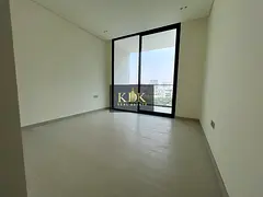 Ready to Move| Prime Location | Spacious Unit