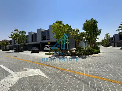 منزل زاوية واسع | ٤ غرف نوم + مجلس | روبينيا مسار | ١٨٥,٠٠٠ درهم إماراتي سنويًا