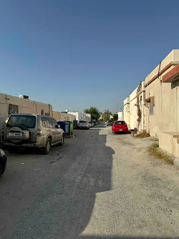 فرصة استثمارية رائعة بيت مؤجر في الناصرية | ارض تصريح تجاري ارضي + 2