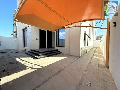 فيلا مميزه طابقين بتصميم راقي وتشطيبات رائعه | سعر مغري شامل رسوم التسجيل والتملك وتملك حر لجميع الجنسيات | قريبه من المسجد وجميع الخدمات .