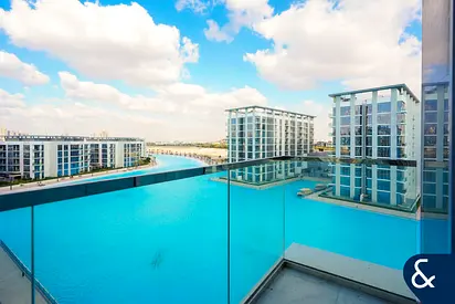 Lagoon View | Furnished | Bright Unit