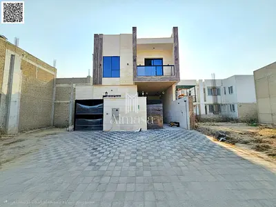 Modern villa, close to the main street, with spacious areas, registration fees included.