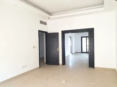 BEAUTIFUL RENOVATED VILLA WITH LARGE PRIVATE GARDEN AND SHARED SWIMMING POOL