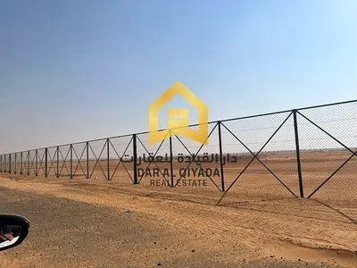 🏭 فرصة استثمارية رائعة – أرض صناعية للبيع في الشارقة 🌟