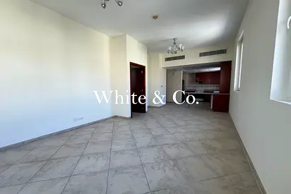 12 CHQS | SPACIOUS | APPLIANCES | VACANT