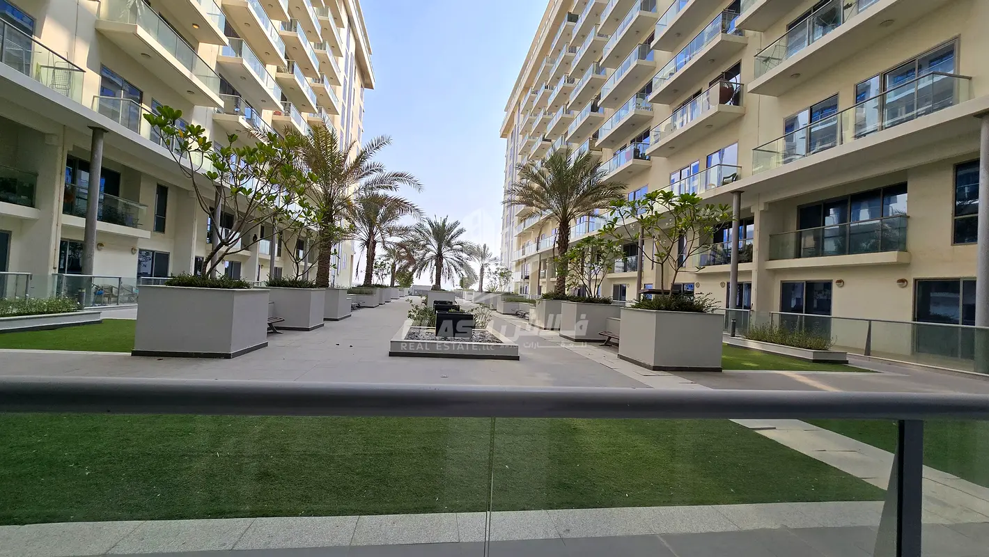 Great Deal| Investment Opportunity| Direct walk to Beach!