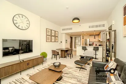 Fully furnished | Huge layout | Close to Metro