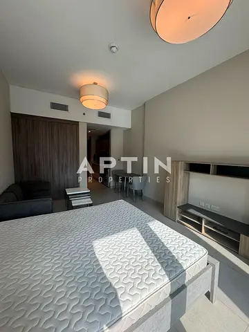 FULLY FURNISHED STUDIO | BALCONY | OPEN KITCHEN | BUSINESS BAY
