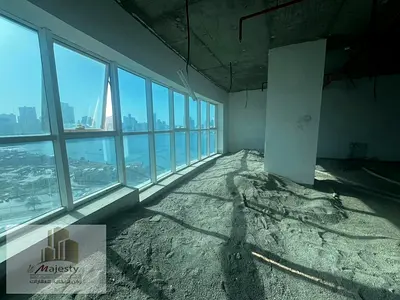 للبيع 3 مكاتب بمساحات واسعة اطلالة بحرية في المجاز2 بالشارقة في برج مكاتب من افضل ابراج الشارقة