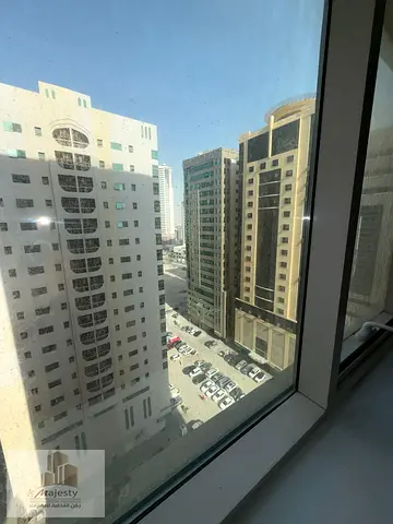 للايجار شقة في امارة الشارقة تحديدا في منطقة التعاون