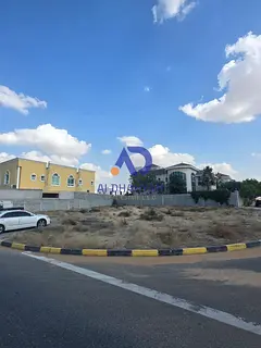 For those looking for a corner plot in Al-Hawshi in a prime location