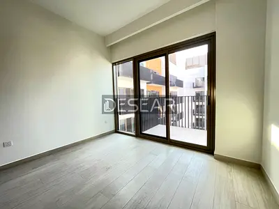 New Building-Elegant Mid Floor Apt with Appliances