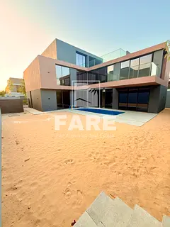 4 BR Villa With Pool - Very Distress price