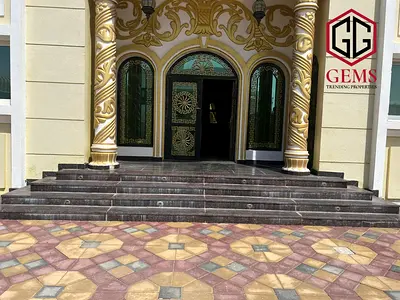 SPACIOUS | ELEGANT | SERVANT BLOCK | HUGE GARDEN