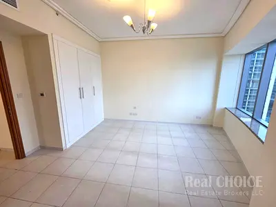 Luxurious 2-BR | Prime Location | Skyline Living