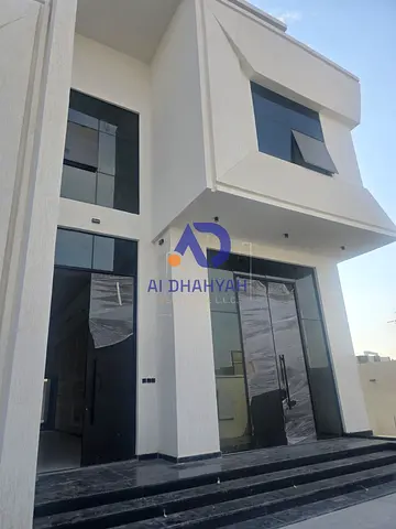 للبيع: فيلا راقية في منطقة حوشي – تشطيب سوبر ديلوكس فرصة مميزة لتملك فيلا واسعة بتصميم عائلي وتشطيبات عالية الجودة في موقع هادئ ومميز.