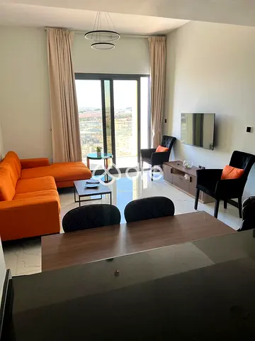 Pool View | 1 Bed + 2 Bath | Modern Layout